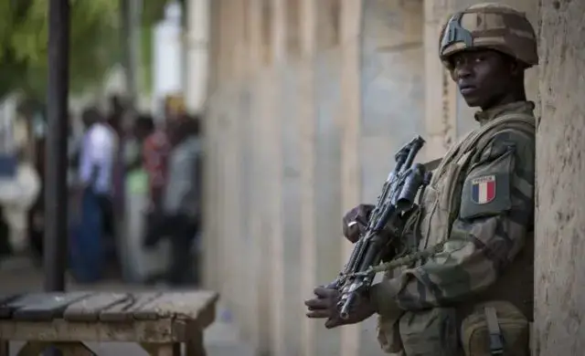 Cerca de 50 jihadistas morreram em operação do exército francês no Mali