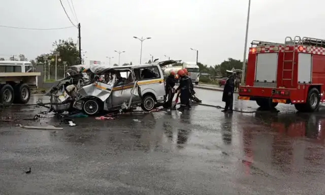 Tragédia na Beira 13 pessoas morrem num acidente de viação