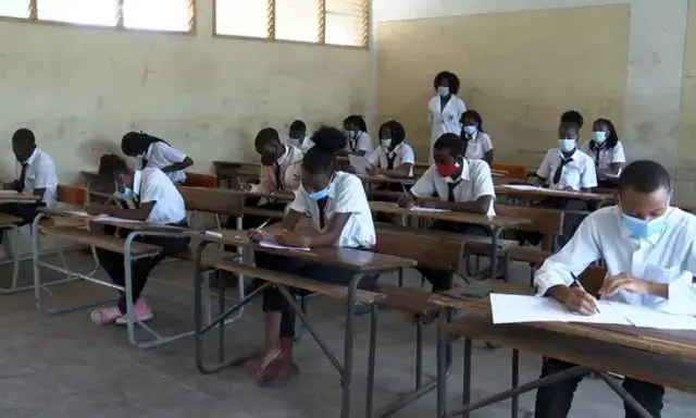 Mais de 66 mil alunos da 10ª e 12ª classes serão submetidos a exames finais em Maputo