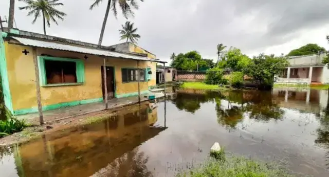 Chuvas condicionam circulação e inundam residências em Inhambane