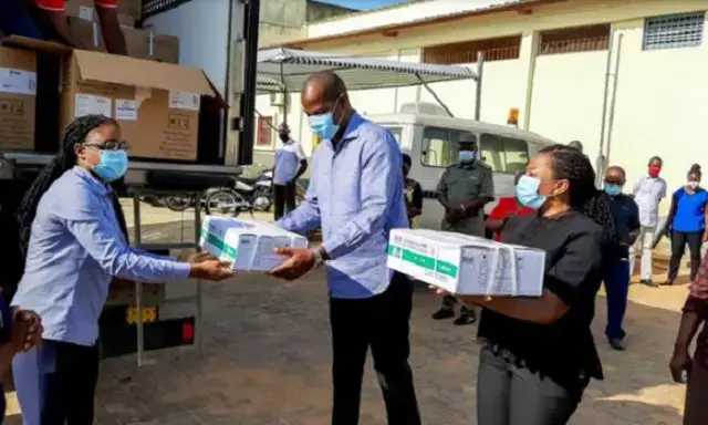 Inhambane recebe cerca de 10 mil doses de vacina contra Covid-19
