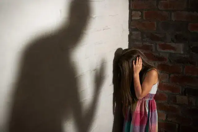 Cerca de 1390 menores sofreram abusos sexuais em Portugal