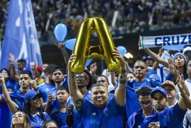 Cruzeiro regressa ao Brasileirão três anos depois