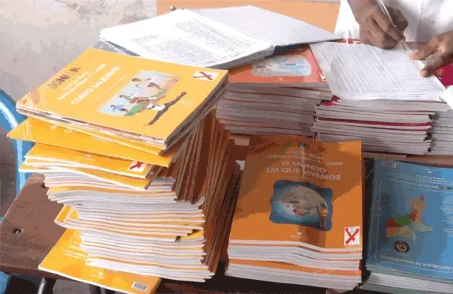 Ministério da Educação conclui em Março distribuição de livro escolar