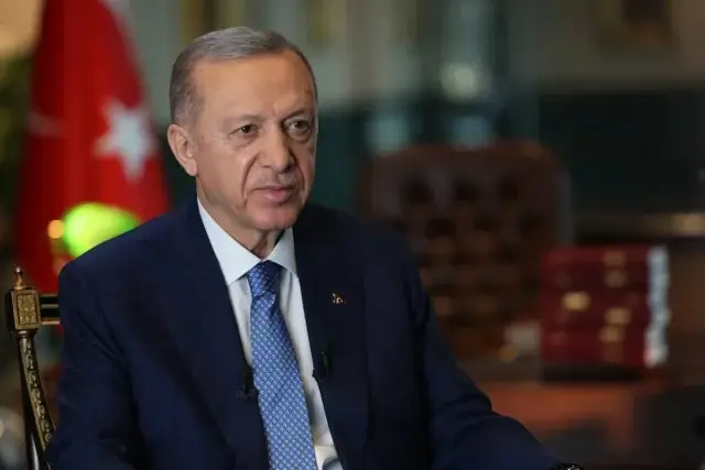 Presidente da Turquia mantém data das eleições apesar do sismo