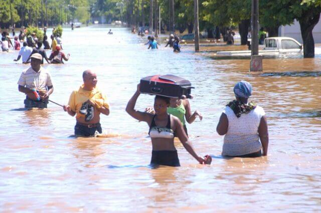 Sete mil pessoas desalojadas após rio Save transbordar