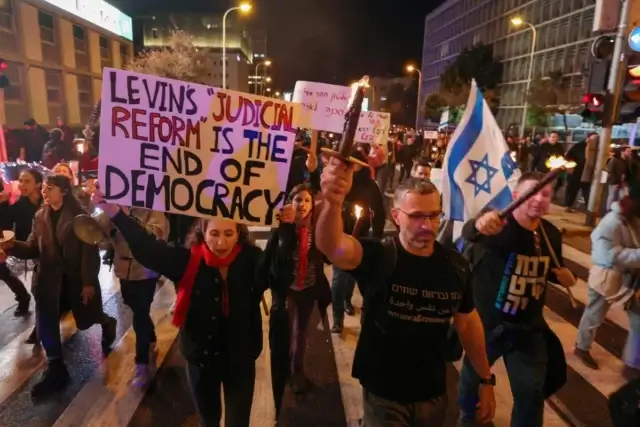 Mais de duzentas mil pessoas protestam em Israel contra reforma judicial