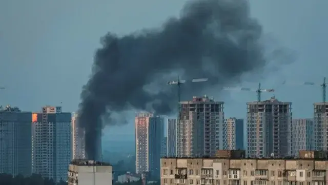 Várias explosões sentidas em Kiev e em outras regiões do país
