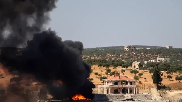 Oito rebeldes mortos em bombardeamento russo de quartel no norte da Síria
