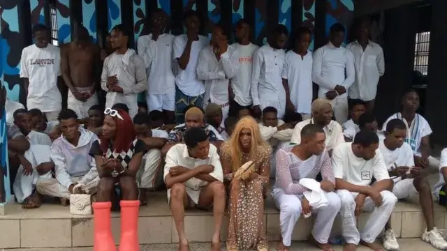 Detidas 67 pessoas quando assistiam a casamento homossexual na Nigéria