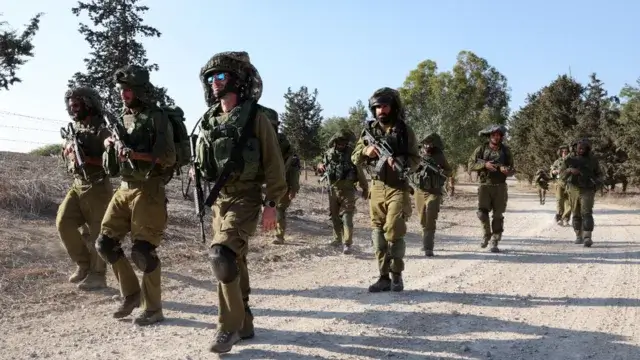 Invasão de Gaza adiada por questões estratégicas afirma Exército