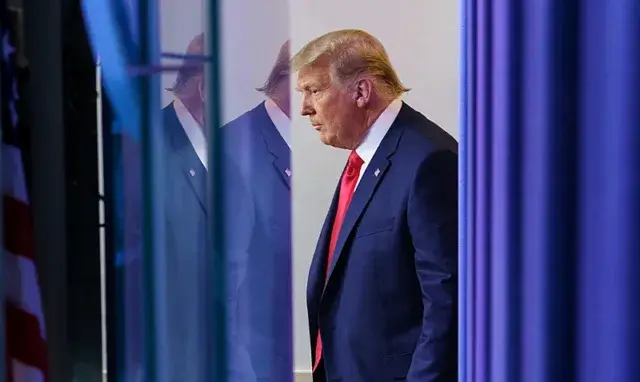 Advogados de Trump pedem revisão da ordem que limita declarações