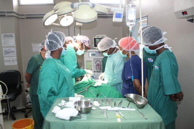 Cirurgias de fendas labiais beneficiam 20 crianças em Inhambane