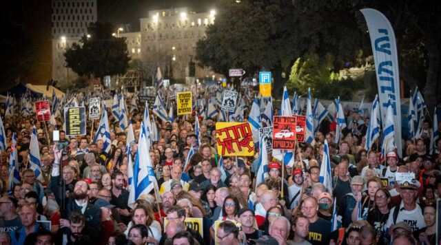 Enorme manifestação em Jerusalém denuncia governo israelita