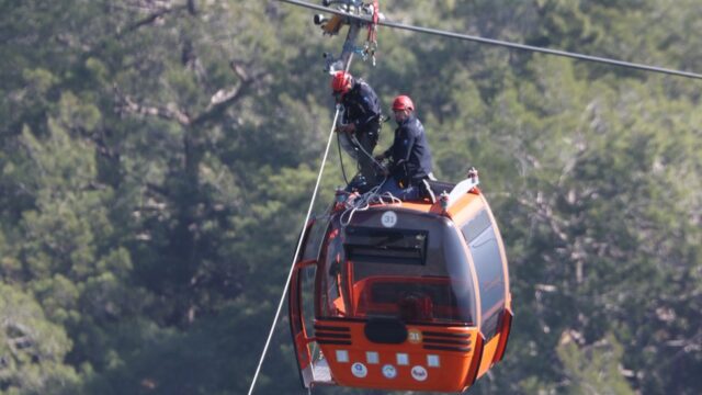 Acidente com teleférico na Turquia- Passageiros retidos durante 23 horas