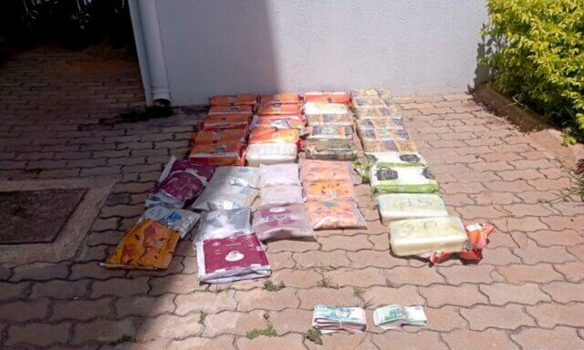 Detenção por tráfico de drogas- Chefia do posto de Lumbo e Polícia Municipal sob custódia