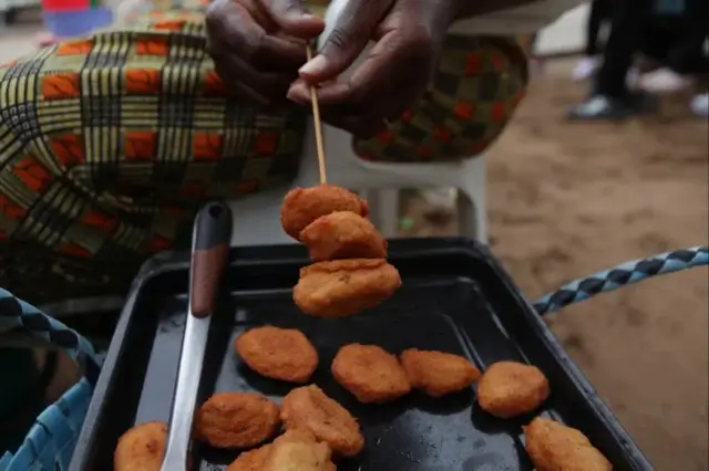Maputo proíbe confecção e venda de alimentos nos passeios para combater intoxicações alimentares