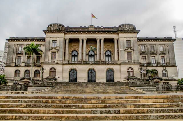 Funcionários municipais de Maputo acusados de furto e falsificação