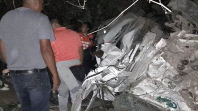 Trágico acidente em penhasco no Peru causa oito mortes