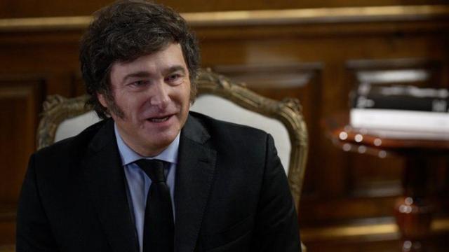 Justiça argentina obriga Javier Milei a distribuir ajuda alimentar retida