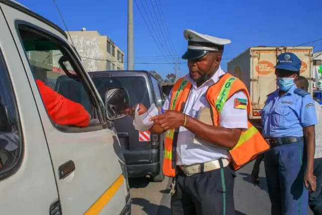 Corrupção e extorsão da polícia de trânsito denunciadas por automobilistas no Niassa