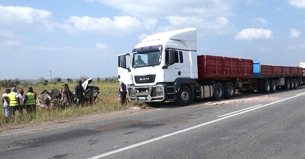 Colisão mortal entre camiões na Manhiça resulta em quatro vítimas fatais