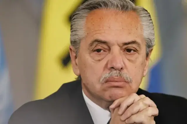 Fernández defende-se de acusações e atribui hematomas da ex-mulher a tratamento estético