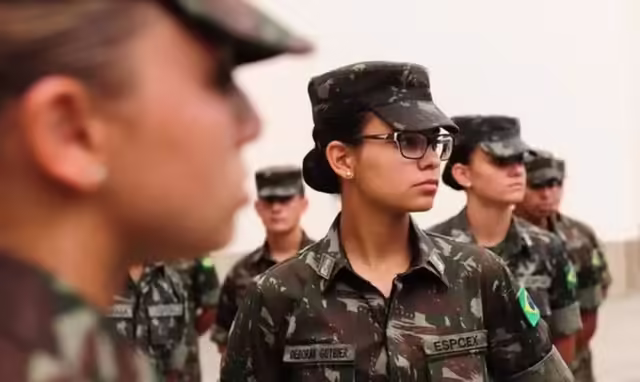Brasil introduz alistamento voluntário de mulheres nas forças armadas