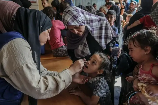 Campanha de vacinação contra a poliomielite em Gaza atinge 160 mil crianças imunizadas