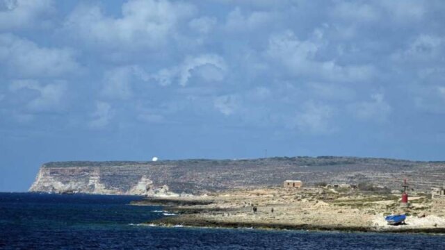 Vinte migrantes desaparecidos em naufrágio perto de Lampedusa
