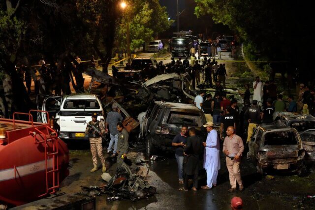 Explosão junto ao aeroporto de Karachi faz dois mortos e pelo menos oito feridos