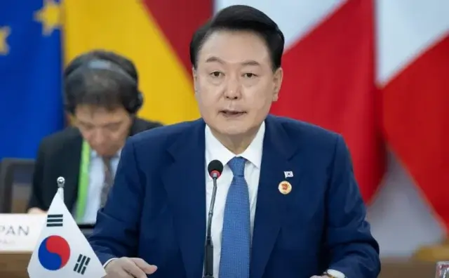 Seis partidos da oposição apresentam moção de destituição do Presidente sul-coreano