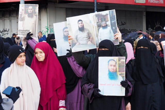 Centenas protestam em Trípoli pela libertação de islamitas detidos