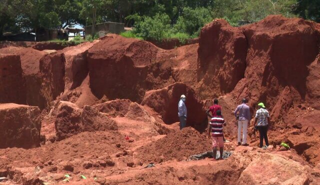 Desabamento em mina de ouro ilegal em Amatongas deixa um morto e dez desaparecidos