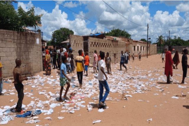 Grupo armado com catanas gera pânico em escola de Nampula