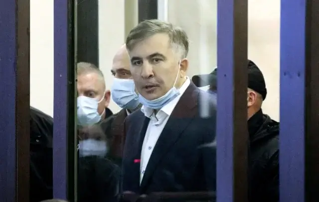 Ex-Presidente da Geórgia Mikheil Saakashvili condenado a mais nove anos de prisão por desvio de fundos