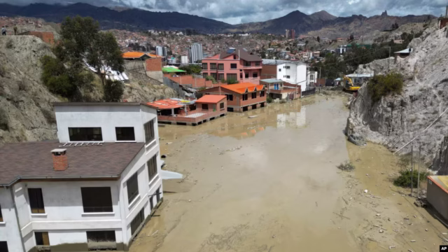 Deslizamento de terras provoca destruição na Bolívia