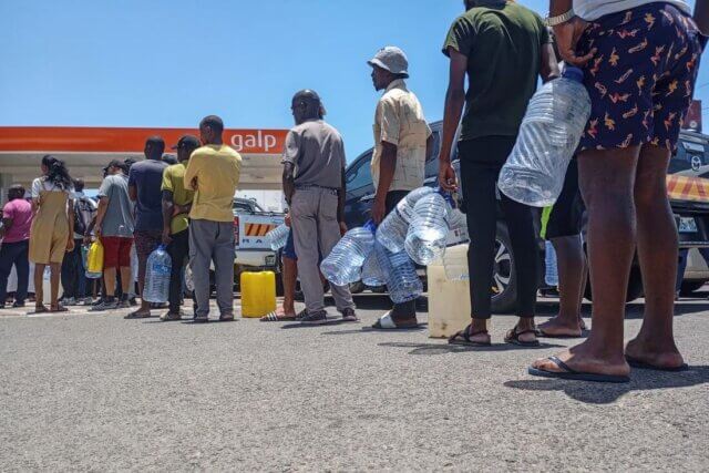 Crise de combustíveis agrava-se na Beira com escassez de gasolina