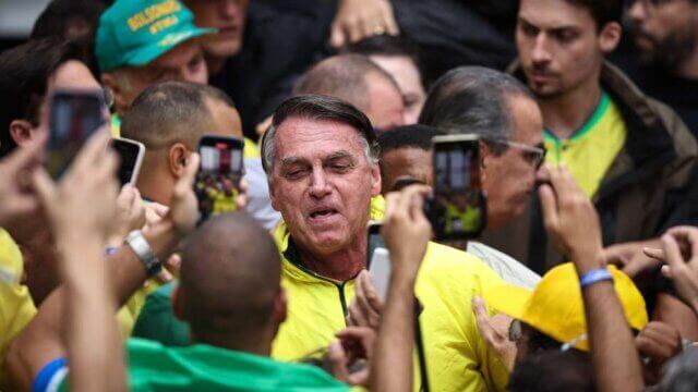Bolsonaro espera 'ajuda de fora' em manifestação que reuniu milhares em São Paulo