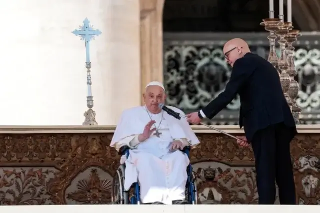 Papa Francisco apresenta melhoras e retoma gradualmente actividades em Vaticano