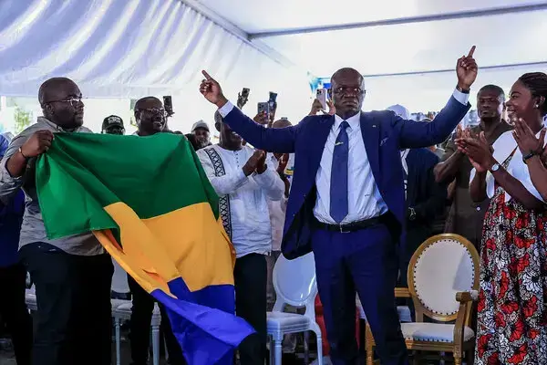 General Brice Nguema vence eleições presidenciais no Gabão