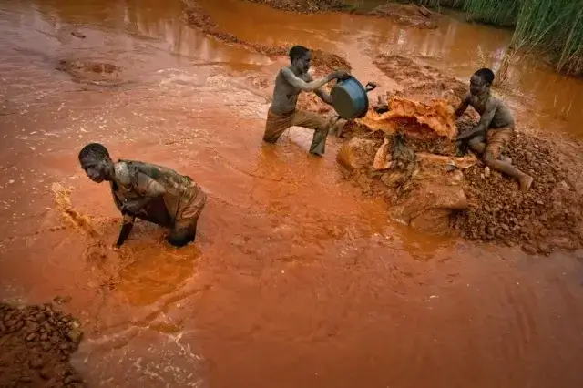 Mineração ilegal mobiliza mais de dois mil garimpeiros e põe em risco o Parque de Chimanimane