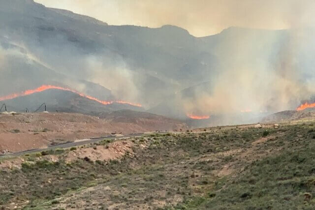 Incêndio florestal deflagra na Andaluzia após queda de raio