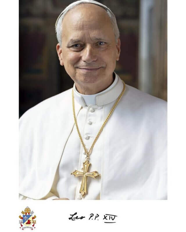 Vaticano divulga foto oficial do Papa Leão XIV