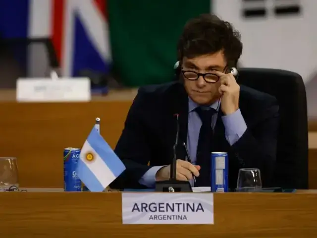 Argentina oficializa saída da OMS e anuncia revisão de protocolos de vacinas
