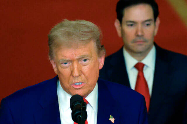 Donald Trump classifica ataque do Irão como "muito fraco"