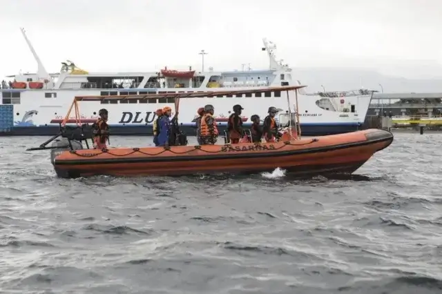 Indonésia reforça buscas por 30 desaparecidos após naufrágio de ferry perto de Bali