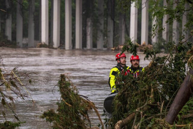 Número de mortos nas enchentes do Texas aumenta para 82