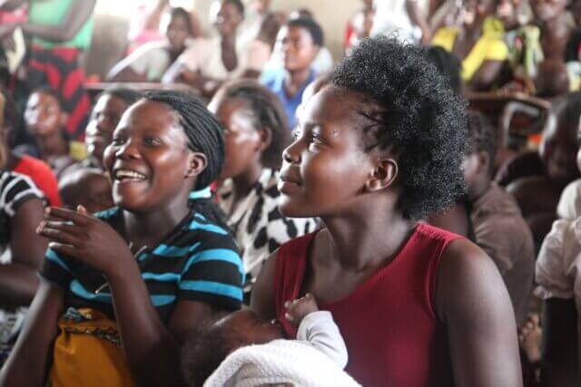 Fecundidade elevada dificulta desenvolvimento em Moçambique, alerta UNFPA