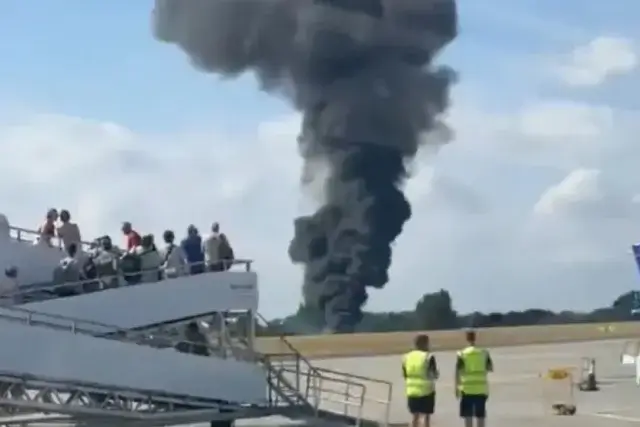 Queda de pequeno avião em Londres causa quatro mortes